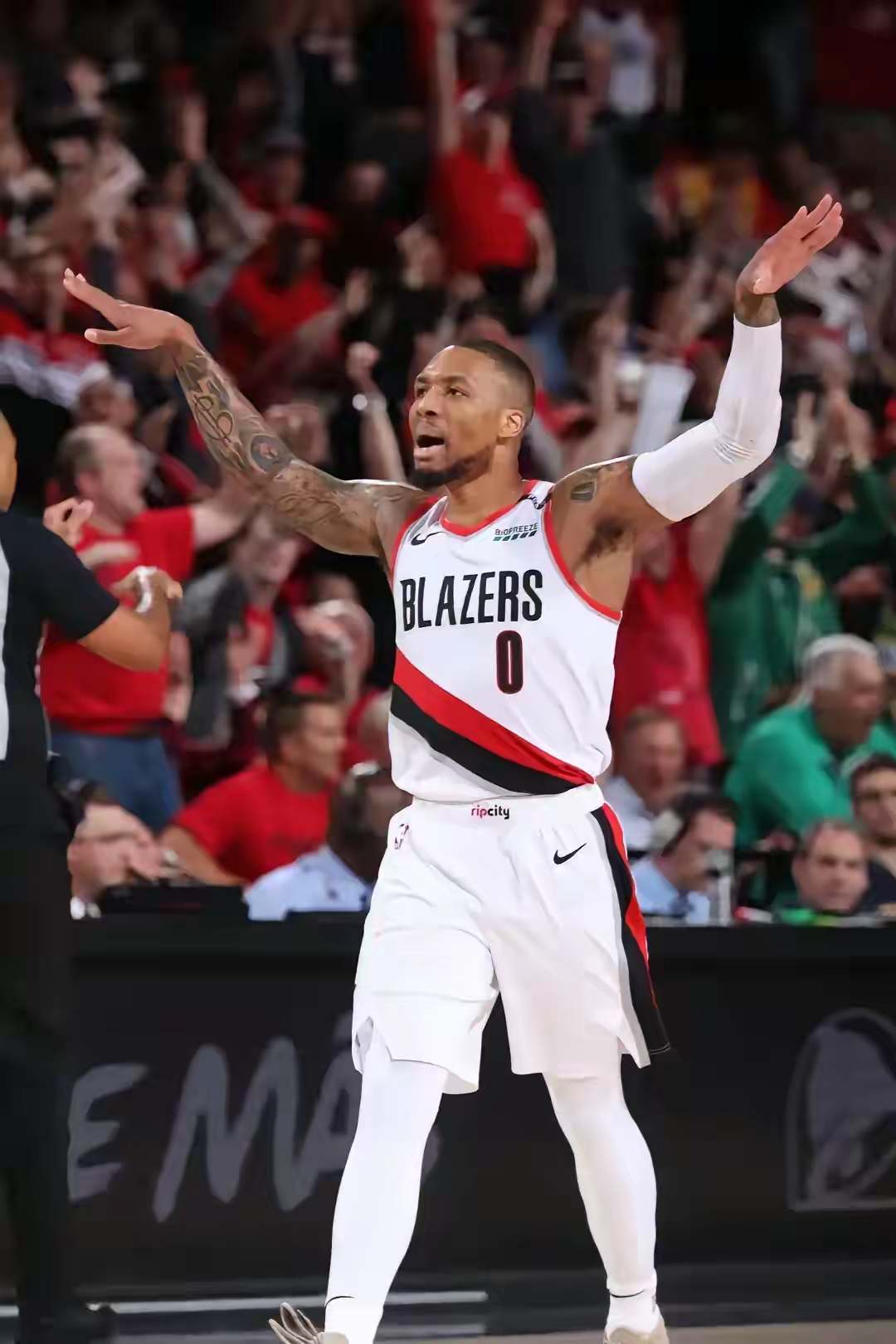 开云体育登录-湖人横扫阿根廷男篮，利拉德统治全场