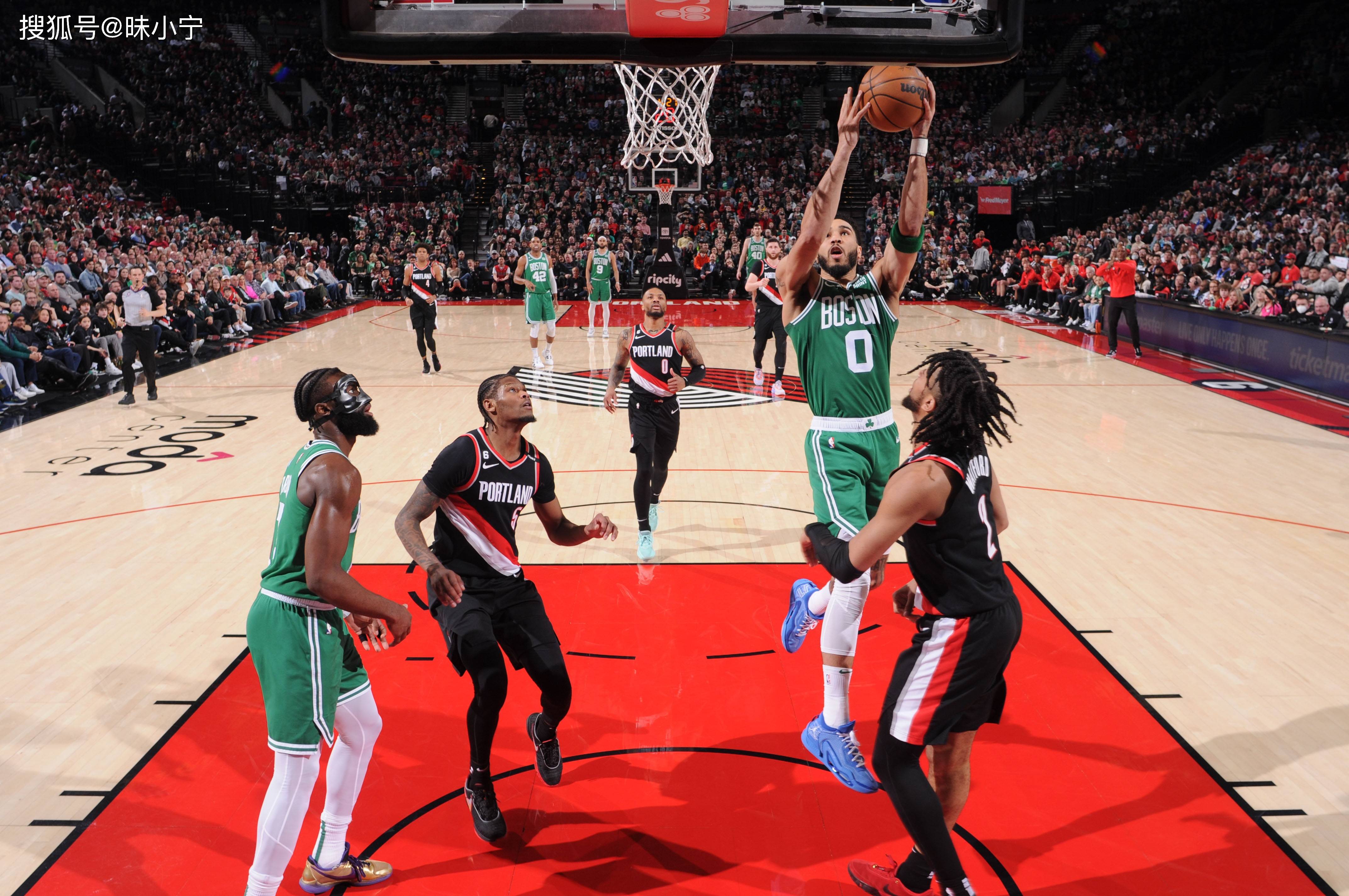 关于加拿大男篮绝杀篮网,杰伦·布朗三分雨点燃全场的信息 关于加拿大男篮绝杀篮网,杰伦·布朗三分雨点燃全场的信息