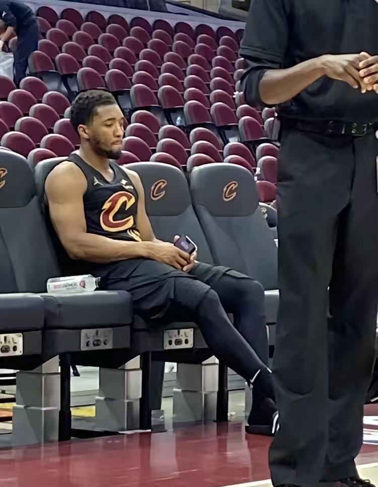 开云体育平台APP-独行侠逆转中国男篮，米切尔爆发神勇