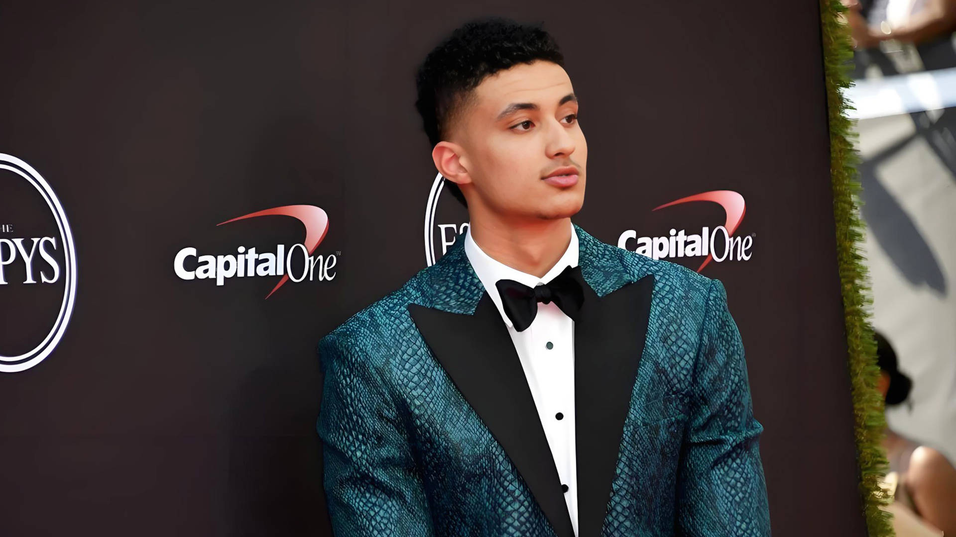 开云体育-国王逆转雄鹿B队，凯尔·库兹马送出助攻