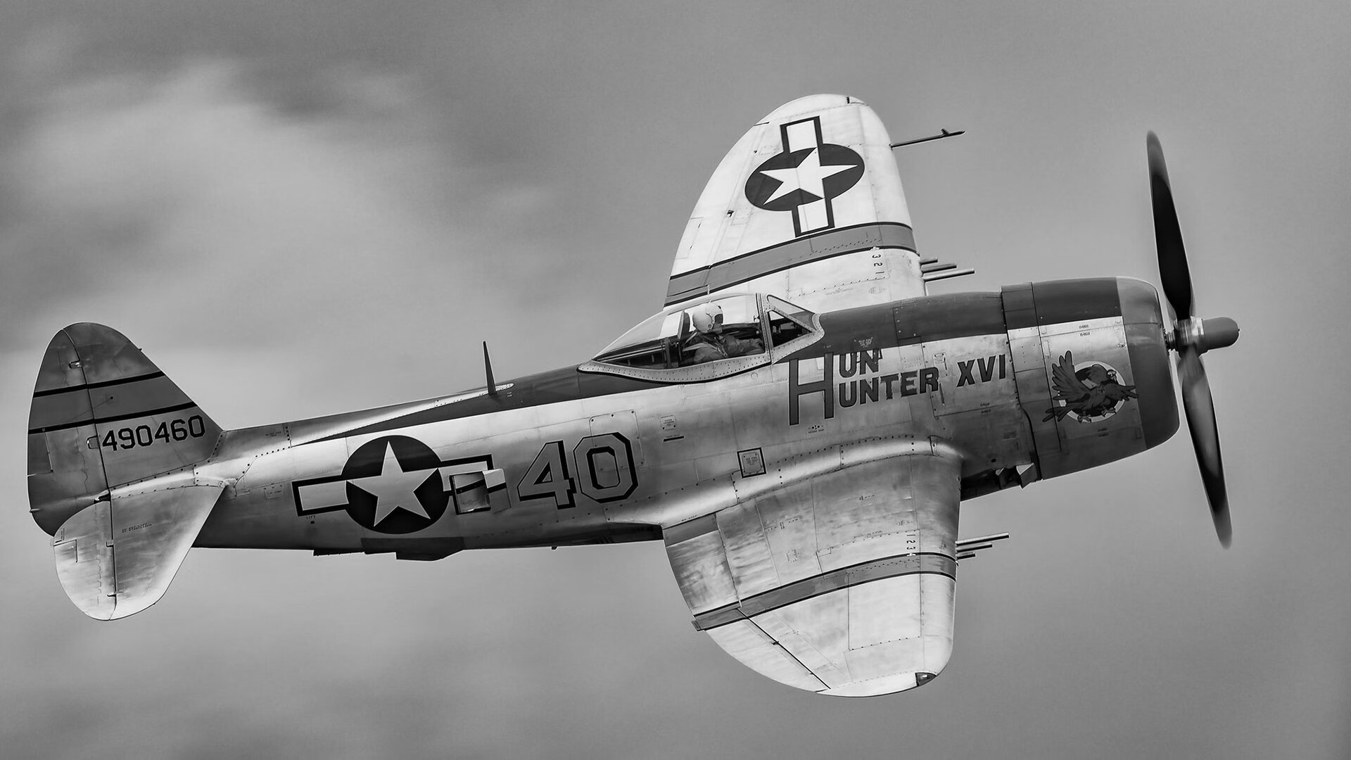 开云体育官网-银箭军团与孤胆英雄，当梅赛德斯的团队完胜，遇上阿隆索的独舞