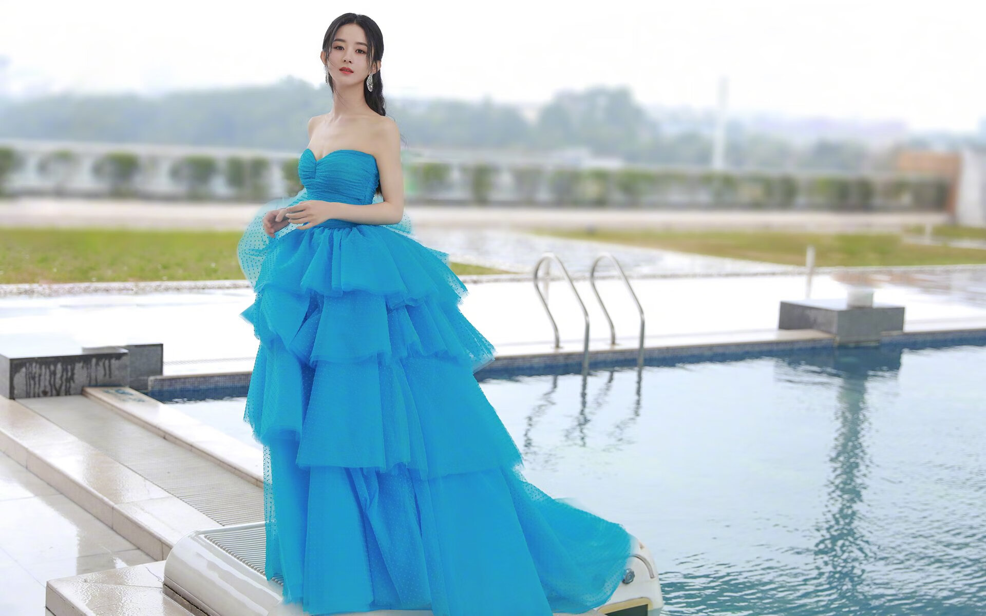 开云sport-您给出的关键词存在明显的事实矛盾—切特·霍姆格伦是俄克拉荷马雷霆队的球员，他不可能出现在洛杉矶快船对阵亚特兰大老鹰的比赛中